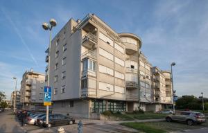 "Apartment Zagreb Idila Center", with a balcony, speed WiFi