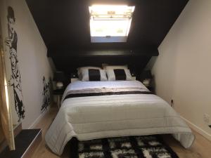 B&B / Chambres d'hotes Au levrier de chessy : Chambre Familiale avec Salle de Bains