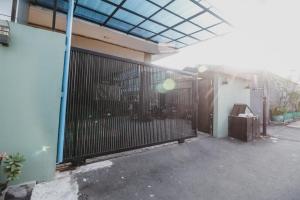 RedDoorz Plus near Semanggi