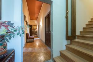 3bdrm luxury Apartment in Tuscan Villa,Private Estate, shared Swimmingpool