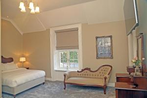 Suite room in Greenway Manor Hotel