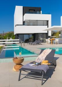 Albatross Beach Front Villas