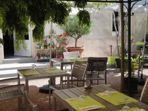 Hotels le Marronnier : photos des chambres