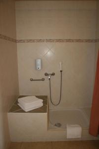 Hotels Auberge des Salles : photos des chambres