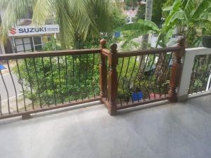 Dumi House