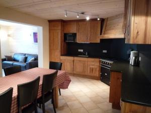 Appartements Les Azalees 7 : photos des chambres