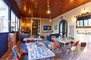 Artisti Sustinea Rooms