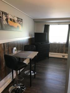 94 Motel & RV Park
