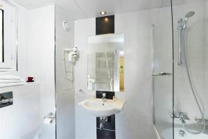 Hotels Carladez Cambronne : Chambre Double Supérieure avec Baignoire