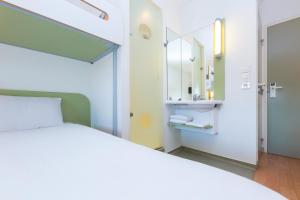 Hotels ibis budget Caen Porte de Bretagne : photos des chambres