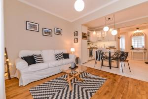 cО́coEllie aesthetic two bedroom apartment next to the National Palace of Culture