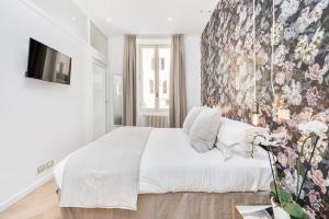 King Deluxe Suite room in iFdM Mignanelli Suite