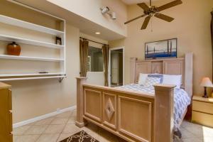 PACIFIC BEACH MANSION