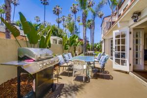 PACIFIC BEACH MANSION