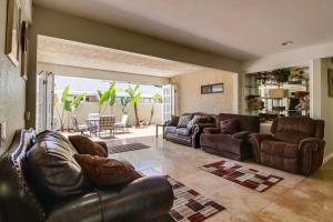 PACIFIC BEACH MANSION