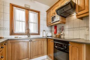 First line beach front 2 bedroom apartment Los Gigantes
