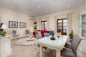 Downtown Ronda -Parking included-