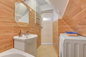 Hello Apartments Gdańsk Loft Swietego Ducha for up to 10 guests