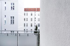 SC 02 by ROCKCHAIR Apartments l SUPERHOST Status l 4 Bedrooms Boxspringbeds 2 Bathrooms Balcony Elevator - Cozy Family & Business Flair welcomes you!