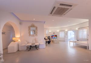 Aspalathras White Hotel Folegandros Greece