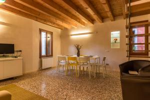 Rialto Mercato a Family in Venice like at Home