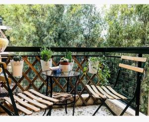 Stefanias sunny Acropolis Studio on Drakou pedestrian