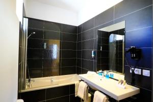 Hotels Hotel Le Renoir : photos des chambres