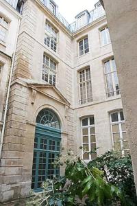 Charming Cosy Triplex in Trendy Marais