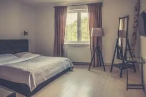 双月亮酒店 - Gniewkowo