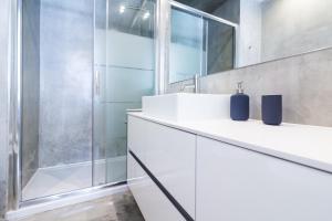 ON Apartments - Violin