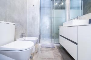 ON Apartments - Violin