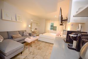 Newly Renovated Whistler Studio