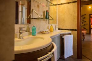 Luxury Home Bosa Apartment img27