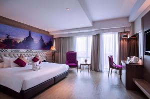 Phòng Deluxe với Giường cỡ King (Deluxe Room King Bed)
