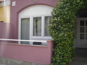 Apartments & Rooms Nikolić