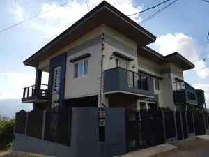 Restful 3BR Hillside Duplex House - Loacan