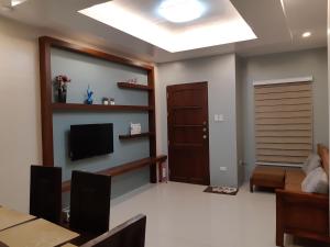 Restful 3BR Hillside Duplex House