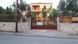 Savvas Apartments - Pappadhiánika