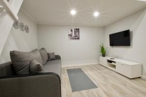 Standard Apartment by Hi5 - Csengery 3