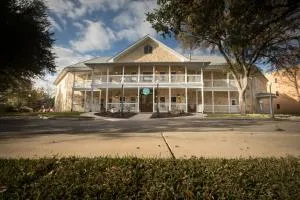 Gruene River Hotel & Retreat - Thorn Hill