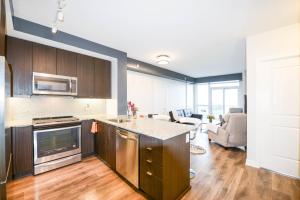 Furnished 2 Bedroom Condo Across From A Mall Mississauga
