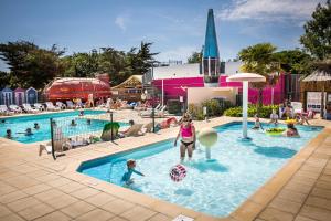 Campings Camping Insolite Le Haut Village : photos des chambres