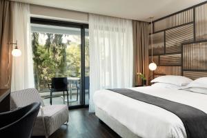Executive Double or Twin Room room in Azur Hotel
