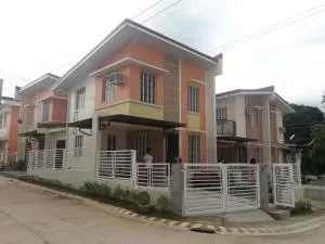 3BR house @ Fiesta Village - Orion