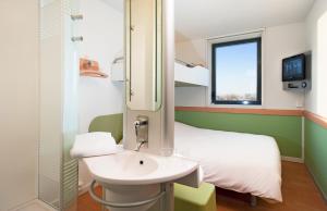 Hotels ibis budget Toulouse Aeroport : Chambre Triple