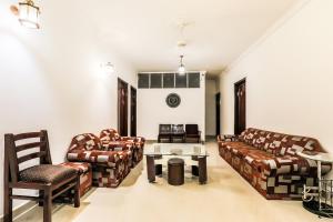 Via Hemkunt Mansion