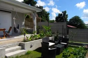 Or bleu-Bungalow volcan Soufriere-Vue sur mer - Basse-Terre