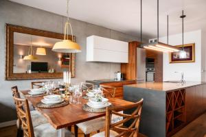 4 Bedroom apartment with a balcony - Trynitarska 6