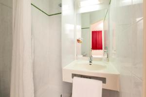 Hotels Premiere Classe Bordeaux Nord - Lac : photos des chambres