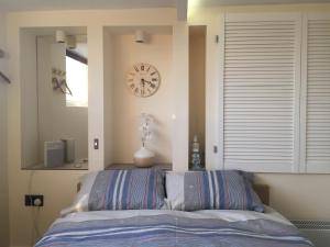 Self-contained small apt. Weymouth